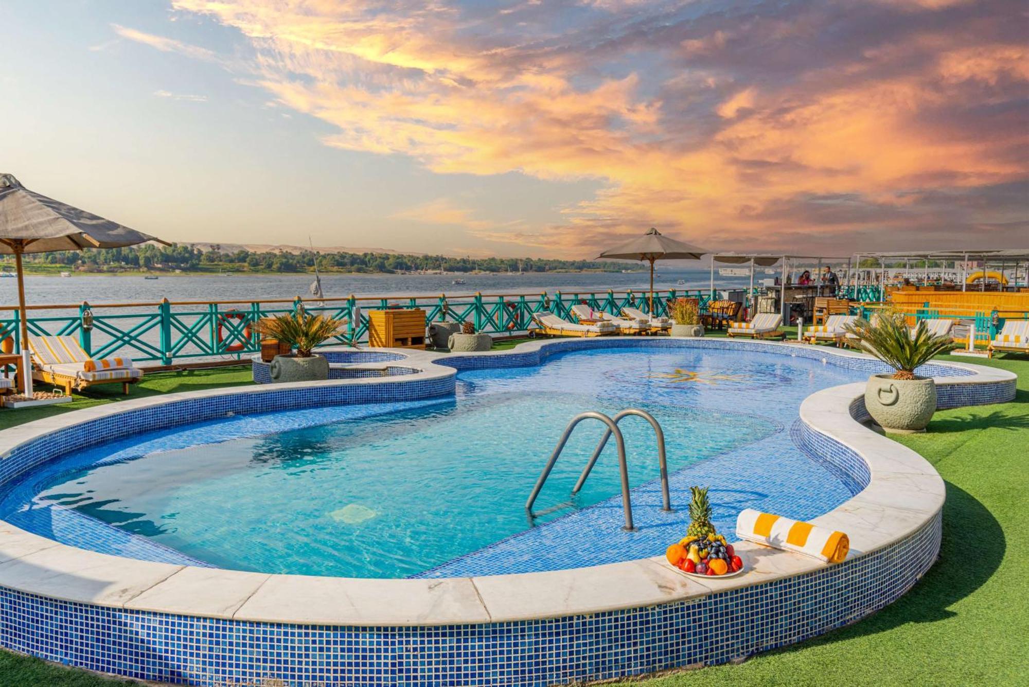 Sonesta Moon Goddess Cruise - From Aswan To Luxor - 03 & 07 Nights Every Friday Hotel Exterior foto